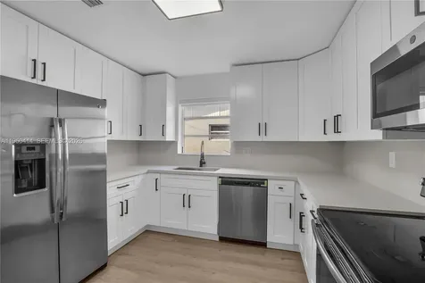 911 NW 200th Terrace Miami Gardens FL 33169