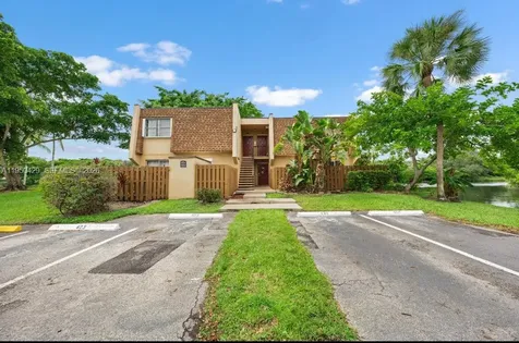 3561 NW 95th Terrace Sunrise FL 33351