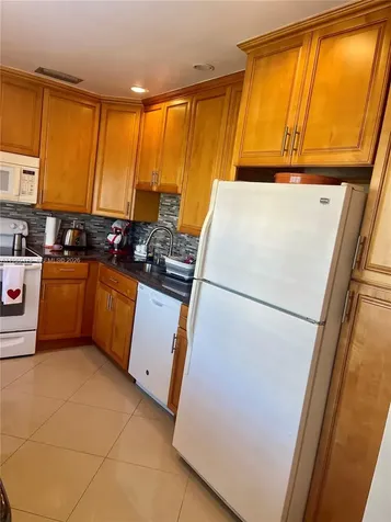 3940 NW 42nd Avenue Lauderdale Lakes FL 33319