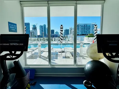 Miami FL 33137