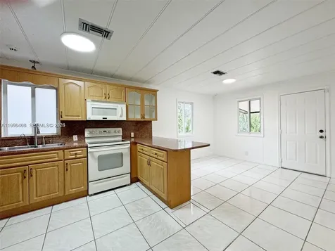2982 NW 95th Street Miami FL 33147