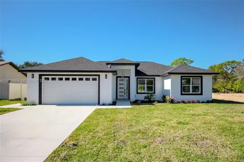 3915 El Rado Avenue Sebring FL 33872