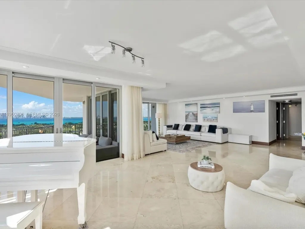 5660 Collins Avenue Miami Beach FL 33140
