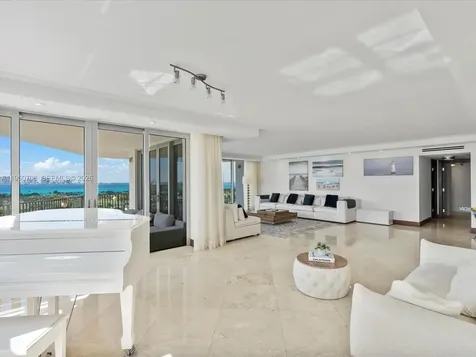 5660 Collins Avenue Miami Beach FL 33140