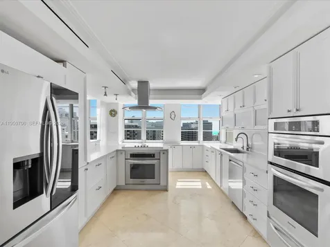 5660 Collins Avenue Miami Beach FL 33140