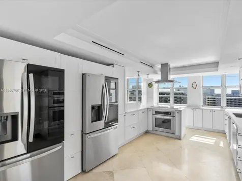 5660 Collins Avenue Miami Beach FL 33140