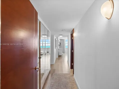 5660 Collins Avenue Miami Beach FL 33140