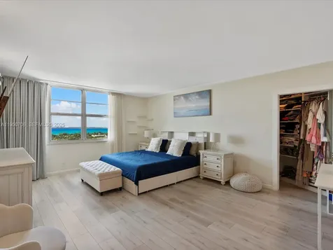 5660 Collins Avenue Miami Beach FL 33140