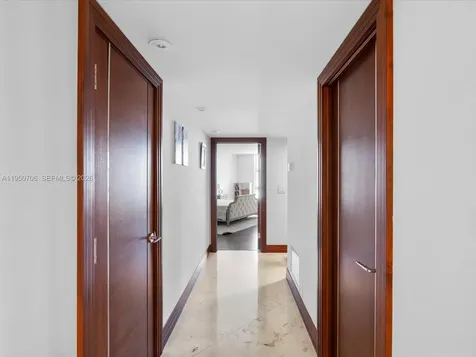 5660 Collins Avenue Miami Beach FL 33140