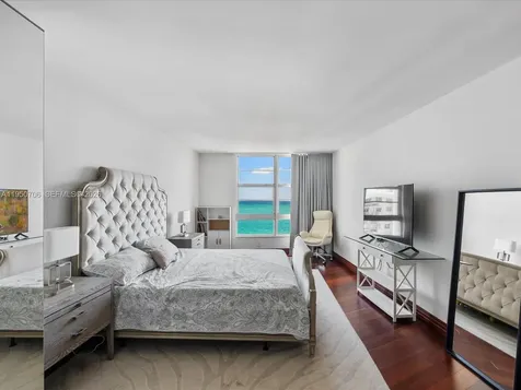 5660 Collins Avenue Miami Beach FL 33140