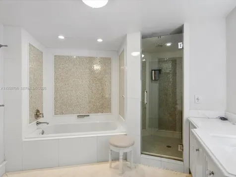 5660 Collins Avenue Miami Beach FL 33140