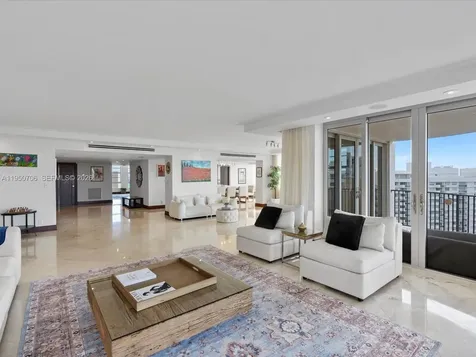 5660 Collins Avenue Miami Beach FL 33140