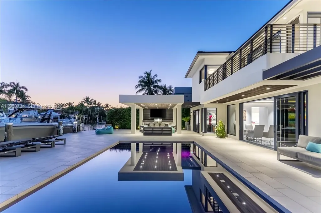 2370 Bayview Lane North Miami FL 33181