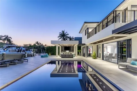 2370 Bayview Lane North Miami FL 33181