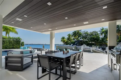 2370 Bayview Lane North Miami FL 33181