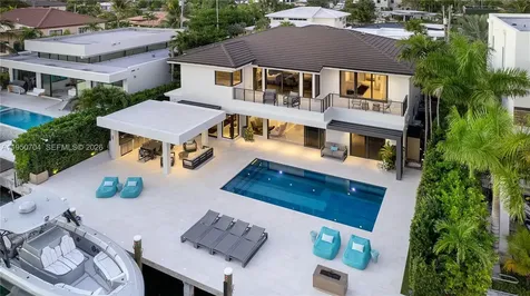 2370 Bayview Lane North Miami FL 33181