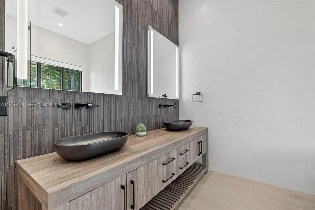 1529 SE 2nd Court Fort Lauderdale FL 33301