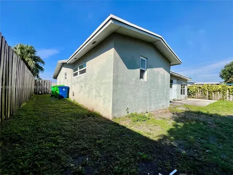 2500 NW 89th Avenue Sunrise FL 33322