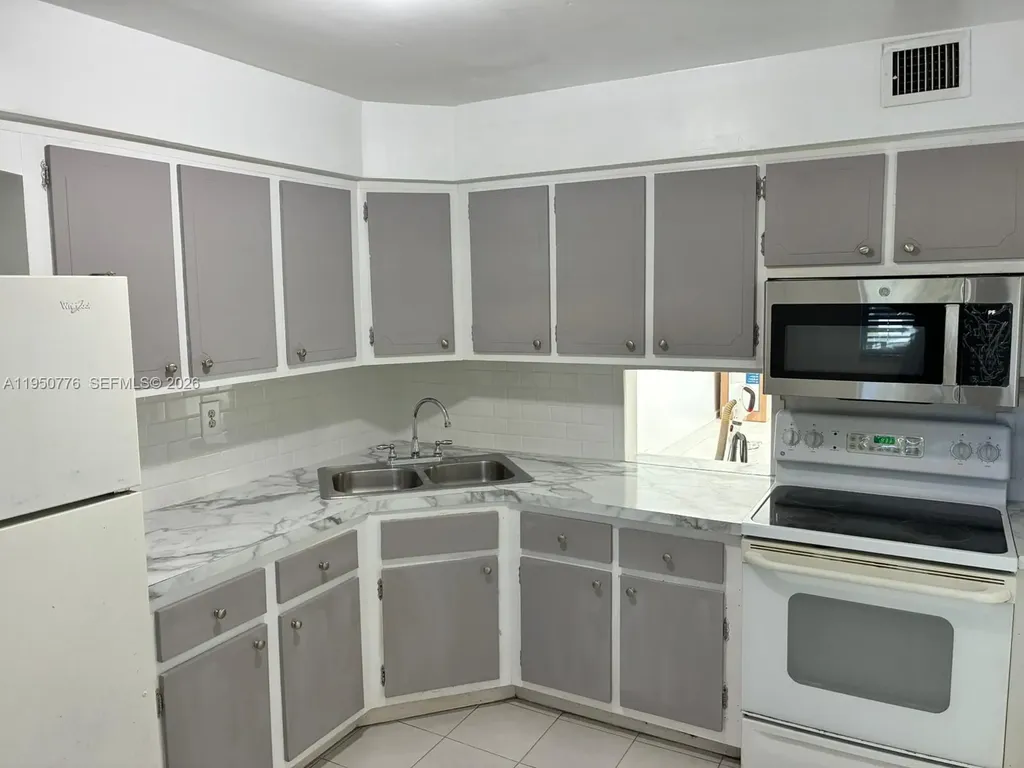 1450 NE 191st Street Miami FL 33179