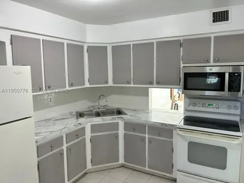 1450 NE 191st Street Miami FL 33179