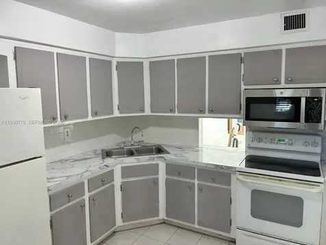 1450 NE 191st Street Miami FL 33179