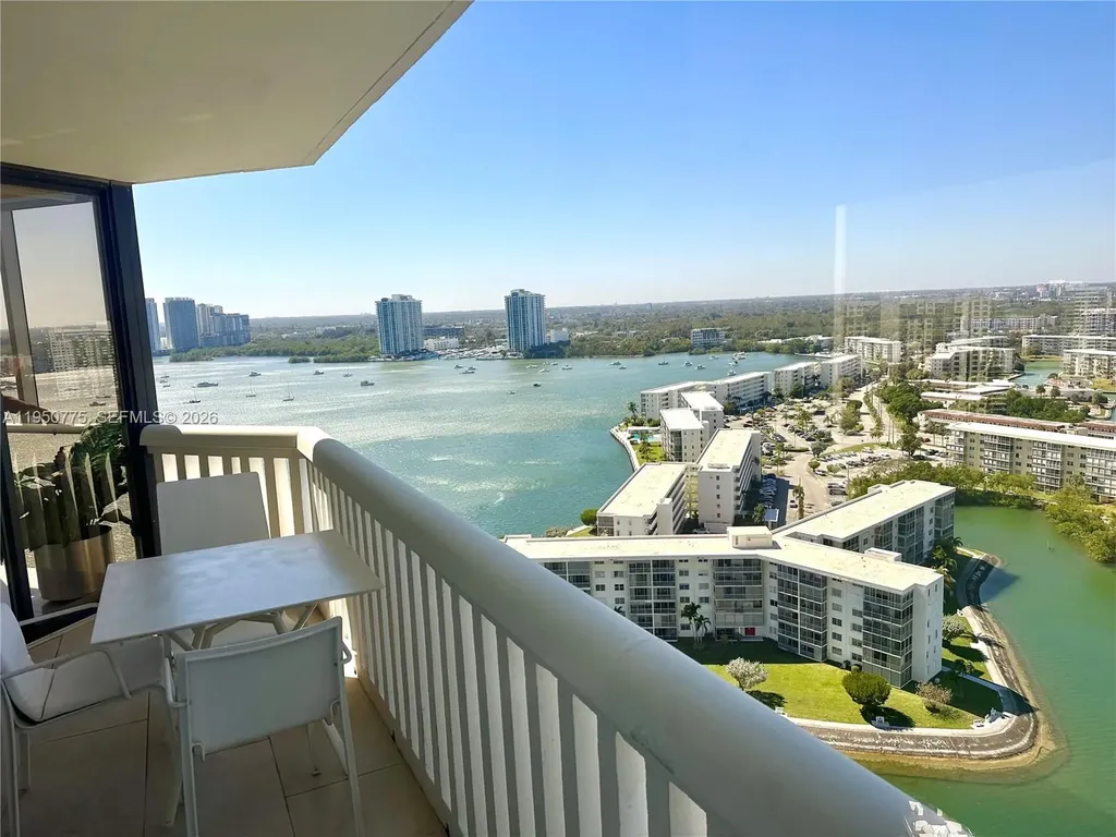 1000 W Island Boulevard Aventura FL 33160