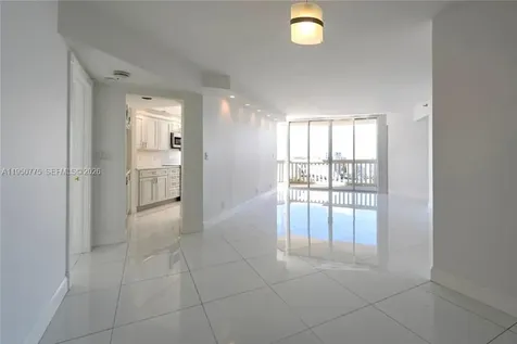 1000 W Island Boulevard Aventura FL 33160