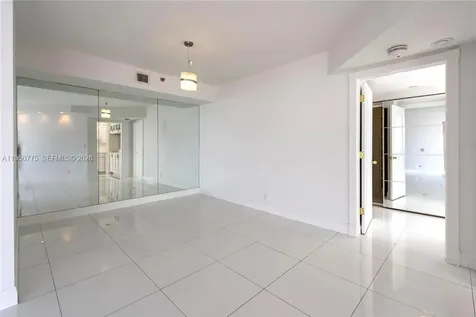 1000 W Island Boulevard Aventura FL 33160