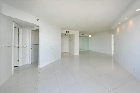 1000 W Island Boulevard Aventura FL 33160