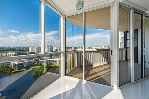 1000 W Island Boulevard Aventura FL 33160