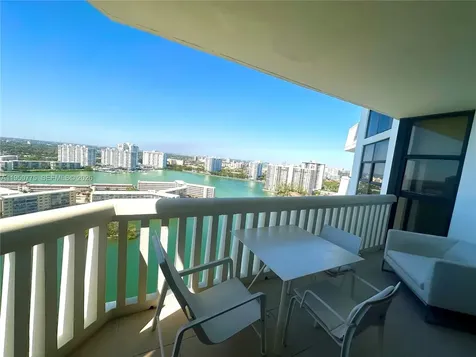 1000 W Island Boulevard Aventura FL 33160