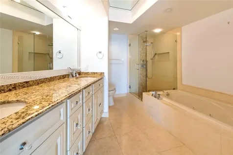 1000 W Island Boulevard Aventura FL 33160