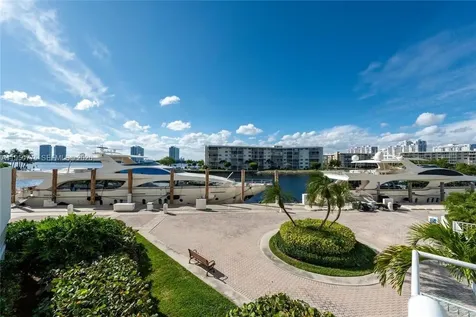 1000 W Island Boulevard Aventura FL 33160