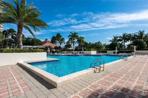 1000 W Island Boulevard Aventura FL 33160