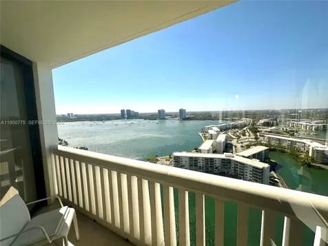 1000 W Island Boulevard Aventura FL 33160