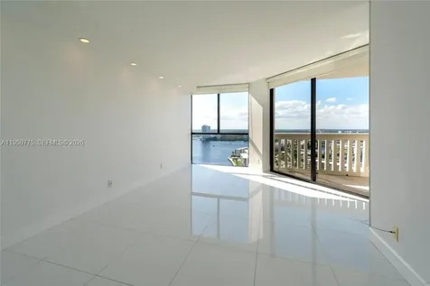 1000 W Island Boulevard Aventura FL 33160