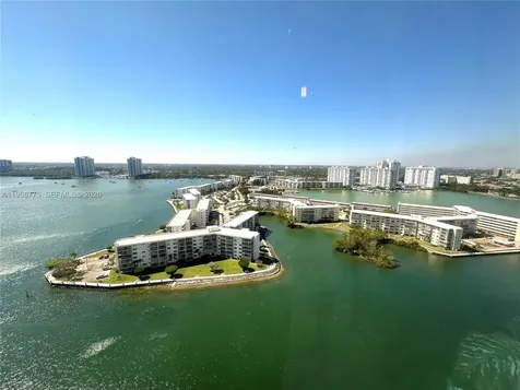1000 W Island Boulevard Aventura FL 33160