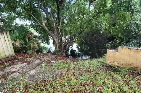6120 SW 19th Street North Lauderdale FL 33068