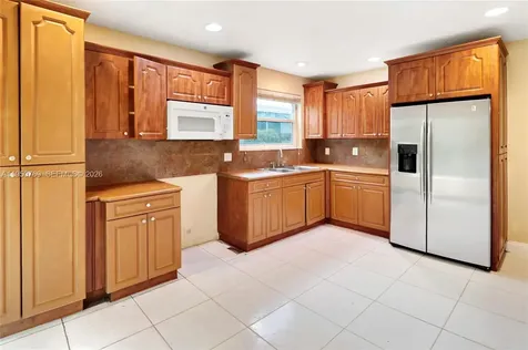 6120 SW 19th Street North Lauderdale FL 33068