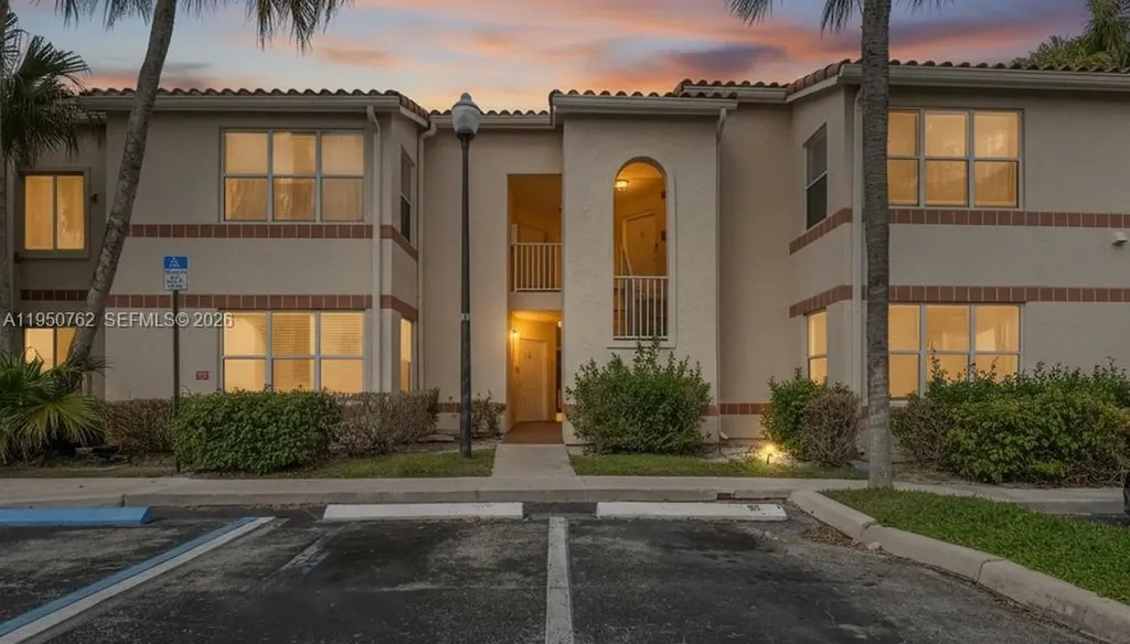 3340 N Pinewalk Drive N Margate FL 33063