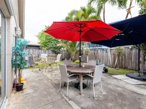 206 SW 159th Way Sunrise FL 33326