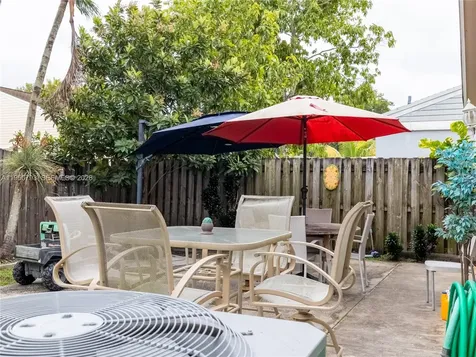 206 SW 159th Way Sunrise FL 33326