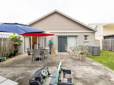 206 SW 159th Way Sunrise FL 33326