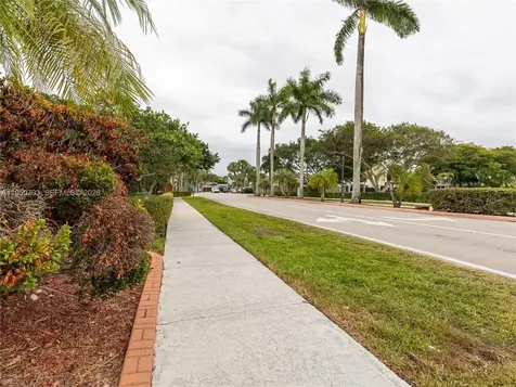 206 SW 159th Way Sunrise FL 33326