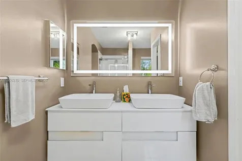 1140 Canella Lane Hollywood FL 33019