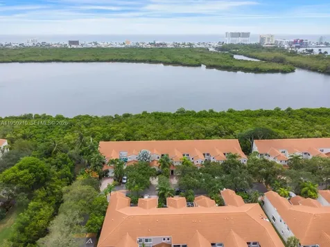 1140 Canella Lane Hollywood FL 33019