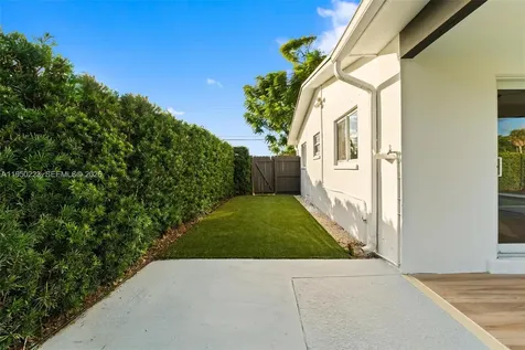 4440 NW 19th Avenue Oakland Park FL 33309