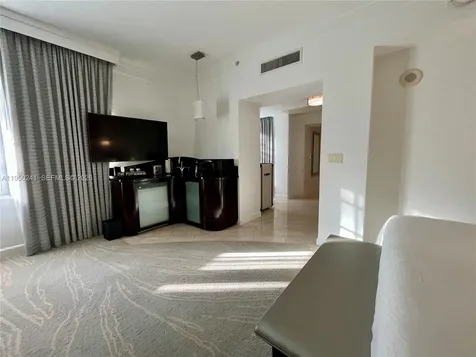 4391 Collins Avenue Miami Beach FL 33140