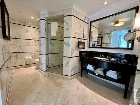 4391 Collins Avenue Miami Beach FL 33140