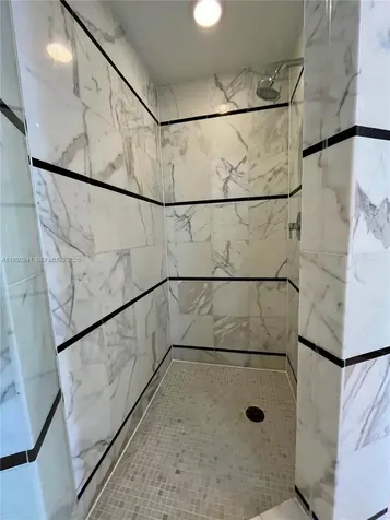 4391 Collins Avenue Miami Beach FL 33140